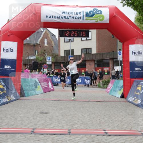 10.05.2026 - 8. Wedeler Halbmarathon Yannick Fuchs http://msf.ph/oto/9732692 10.05.2026 12:25:13 Ziel 241, 349 meine-sportfotos.de