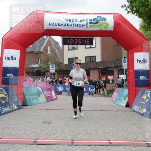 10.05.2026 - 8. Wedeler Halbmarathon Yannick Fuchs http://msf.ph/oto/9732707 10.05.2026 12:25:14 Ziel 241, 349 meine-sportfotos.de