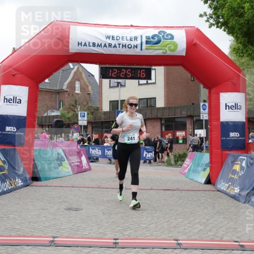 10.05.2026 - 8. Wedeler Halbmarathon Yannick Fuchs http://msf.ph/oto/9732710 10.05.2026 12:25:14 Ziel 241, 349 meine-sportfotos.de