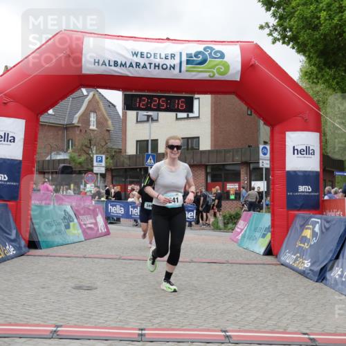 10.05.2026 - 8. Wedeler Halbmarathon Yannick Fuchs http://msf.ph/oto/9732712 10.05.2026 12:25:14 Ziel 241, 349 meine-sportfotos.de
