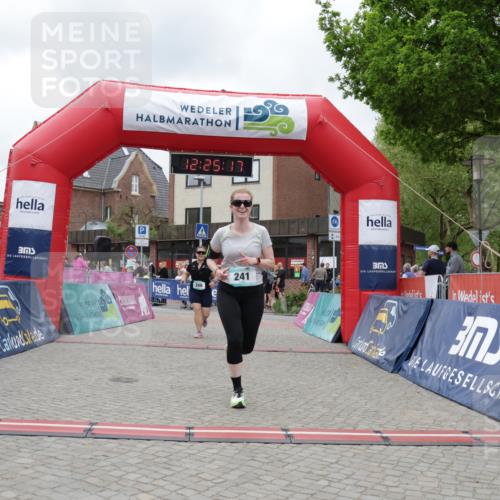 10.05.2026 - 8. Wedeler Halbmarathon Yannick Fuchs http://msf.ph/oto/9732717 10.05.2026 12:25:15 Ziel 241, 349 meine-sportfotos.de