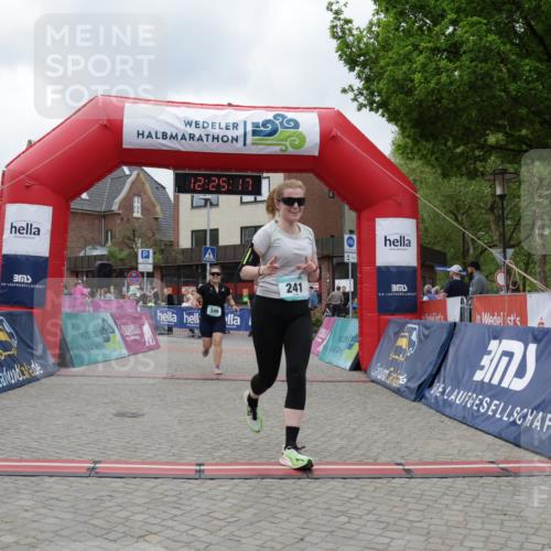 10.05.2026 - 8. Wedeler Halbmarathon Yannick Fuchs http://msf.ph/oto/9732721 10.05.2026 12:25:15 Ziel 241, 349 meine-sportfotos.de
