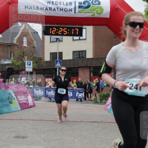 10.05.2026 - 8. Wedeler Halbmarathon Yannick Fuchs http://msf.ph/oto/9732727 10.05.2026 12:25:15 Ziel 241, 349 meine-sportfotos.de