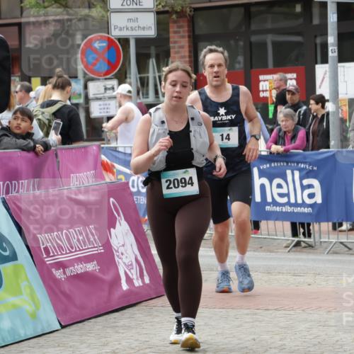 10.05.2026 - 8. Wedeler Halbmarathon Yannick Fuchs http://msf.ph/oto/9732732 10.05.2026 11:47:15 Ziel 14, 332, 853, 2094 meine-sportfotos.de