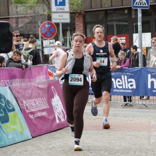 10.05.2026 - 8. Wedeler Halbmarathon Yannick Fuchs http://msf.ph/oto/9732734 10.05.2026 11:47:15 Ziel 14, 332, 853, 2094 meine-sportfotos.de