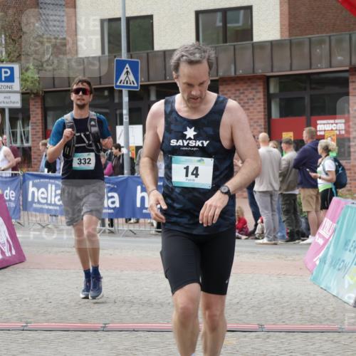 10.05.2026 - 8. Wedeler Halbmarathon Yannick Fuchs http://msf.ph/oto/9732748 10.05.2026 11:47:18 Ziel 14, 332, 2094 meine-sportfotos.de