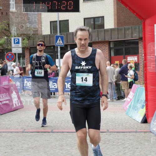 10.05.2026 - 8. Wedeler Halbmarathon Yannick Fuchs http://msf.ph/oto/9732752 10.05.2026 11:47:19 Ziel 14, 332, 2094 meine-sportfotos.de