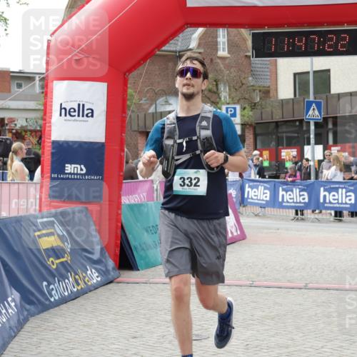 10.05.2026 - 8. Wedeler Halbmarathon Yannick Fuchs http://msf.ph/oto/9732764 10.05.2026 11:47:20 Ziel 14, 332, 2094 meine-sportfotos.de