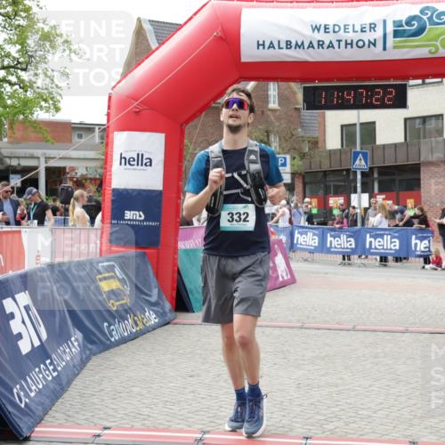 10.05.2026 - 8. Wedeler Halbmarathon Yannick Fuchs http://msf.ph/oto/9732766 10.05.2026 11:47:20 Ziel 14, 332, 2094 meine-sportfotos.de