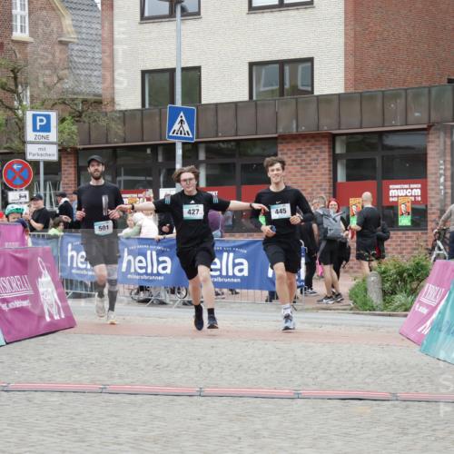 10.05.2026 - 8. Wedeler Halbmarathon Yannick Fuchs http://msf.ph/oto/9732767 10.05.2026 12:25:23 Ziel 427, 445, 501 meine-sportfotos.de
