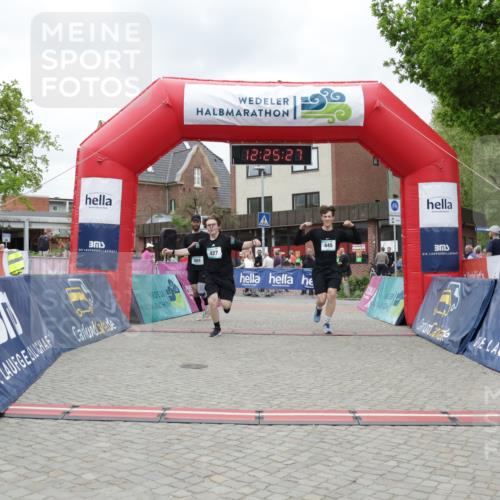 10.05.2026 - 8. Wedeler Halbmarathon Yannick Fuchs http://msf.ph/oto/9732786 10.05.2026 12:25:26 Ziel 427, 445, 501 meine-sportfotos.de