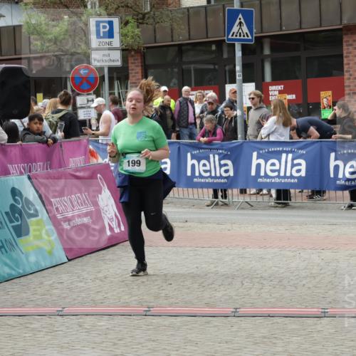 10.05.2026 - 8. Wedeler Halbmarathon Yannick Fuchs http://msf.ph/oto/9732788 10.05.2026 11:47:25 Ziel 160, 199, 332 meine-sportfotos.de