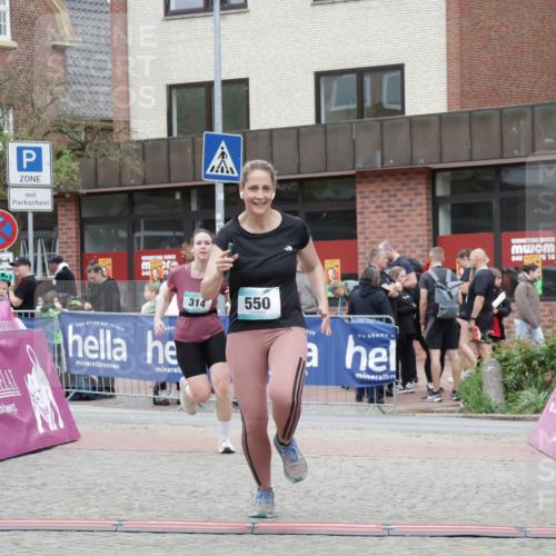 10.05.2026 - 8. Wedeler Halbmarathon Yannick Fuchs http://msf.ph/oto/9732832 10.05.2026 12:25:43 Ziel 314, 550 meine-sportfotos.de
