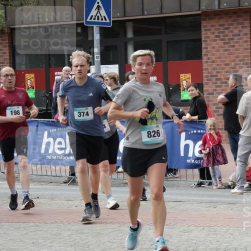 10.05.2026 - 8. Wedeler Halbmarathon Yannick Fuchs http://msf.ph/oto/9732834 10.05.2026 11:47:33 Ziel 160, 198, 564, 826, 1041 meine-sportfotos.de