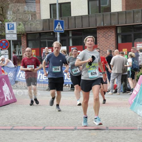 10.05.2026 - 8. Wedeler Halbmarathon Yannick Fuchs http://msf.ph/oto/9732842 10.05.2026 11:47:33 Ziel 160, 198, 564, 826, 1041 meine-sportfotos.de