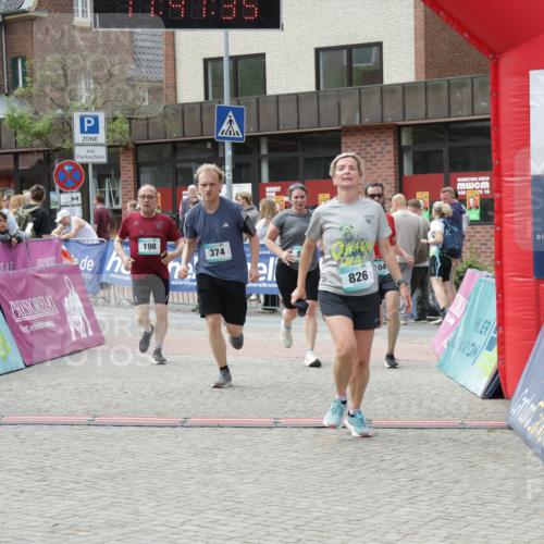 10.05.2026 - 8. Wedeler Halbmarathon Yannick Fuchs http://msf.ph/oto/9732846 10.05.2026 11:47:34 Ziel 160, 198, 564, 826, 1041 meine-sportfotos.de