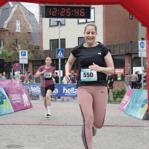 10.05.2026 - 8. Wedeler Halbmarathon Yannick Fuchs http://msf.ph/oto/9732849 10.05.2026 12:25:44 Ziel 314, 550 meine-sportfotos.de