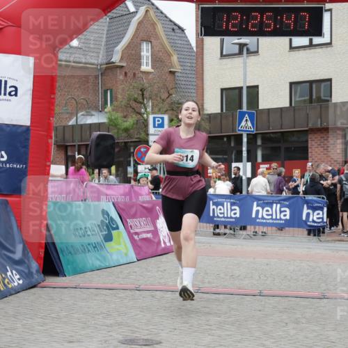 10.05.2026 - 8. Wedeler Halbmarathon Yannick Fuchs http://msf.ph/oto/9732852 10.05.2026 12:25:45 Ziel 292, 314, 550 meine-sportfotos.de