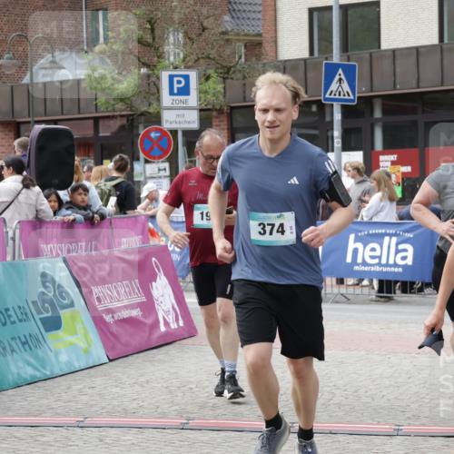 10.05.2026 - 8. Wedeler Halbmarathon Yannick Fuchs http://msf.ph/oto/9732856 10.05.2026 11:47:35 Ziel 160, 198, 564, 826, 1041 meine-sportfotos.de