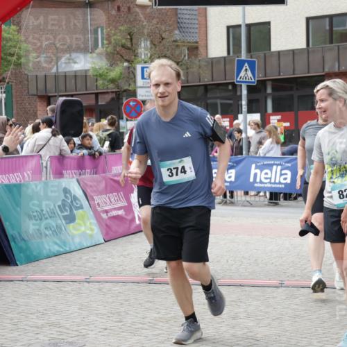 10.05.2026 - 8. Wedeler Halbmarathon Yannick Fuchs http://msf.ph/oto/9732860 10.05.2026 11:47:35 Ziel 160, 198, 564, 826, 1041 meine-sportfotos.de