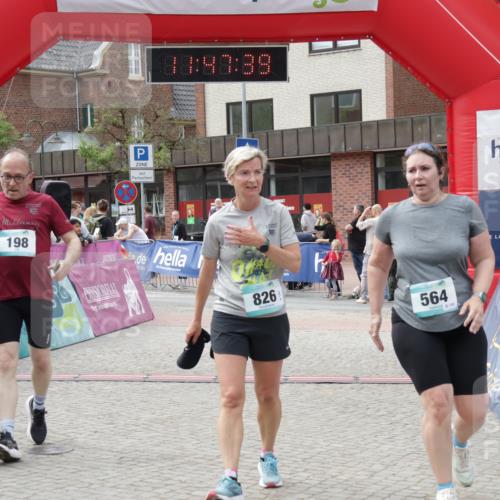 10.05.2026 - 8. Wedeler Halbmarathon Yannick Fuchs http://msf.ph/oto/9732874 10.05.2026 11:47:37 Ziel 198, 564, 826, 1041 meine-sportfotos.de