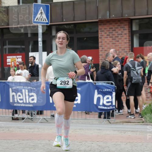 10.05.2026 - 8. Wedeler Halbmarathon Yannick Fuchs http://msf.ph/oto/9732879 10.05.2026 12:25:48 Ziel 292, 314, 550 meine-sportfotos.de