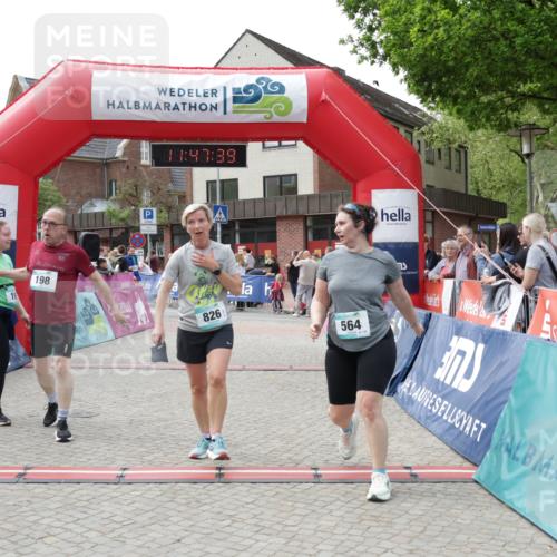 10.05.2026 - 8. Wedeler Halbmarathon Yannick Fuchs http://msf.ph/oto/9732881 10.05.2026 11:47:37 Ziel 198, 564, 826, 1041 meine-sportfotos.de