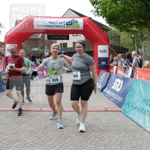 10.05.2026 - 8. Wedeler Halbmarathon Yannick Fuchs http://msf.ph/oto/9732892 10.05.2026 11:47:39 Ziel 198, 564, 826, 1041, 2010 meine-sportfotos.de