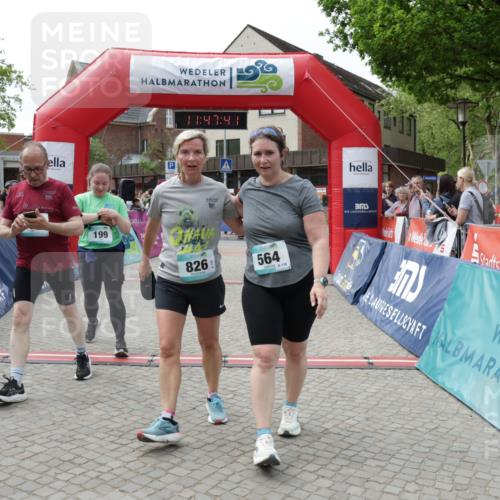 10.05.2026 - 8. Wedeler Halbmarathon Yannick Fuchs http://msf.ph/oto/9732897 10.05.2026 11:47:39 Ziel 198, 564, 826, 1041, 2010 meine-sportfotos.de