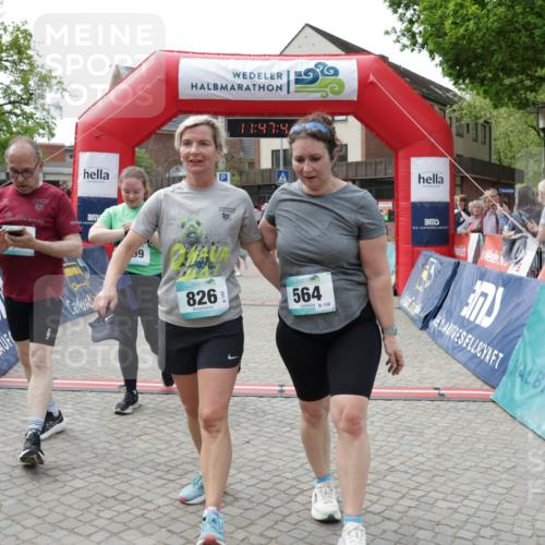 10.05.2026 - 8. Wedeler Halbmarathon Yannick Fuchs http://msf.ph/oto/9732901 10.05.2026 11:47:39 Ziel 198, 564, 826, 1041, 2010 meine-sportfotos.de