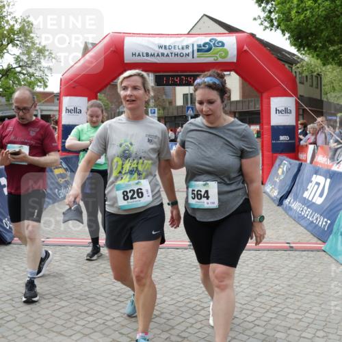 10.05.2026 - 8. Wedeler Halbmarathon Yannick Fuchs http://msf.ph/oto/9732903 10.05.2026 11:47:40 Ziel 198, 564, 1041, 2010 meine-sportfotos.de