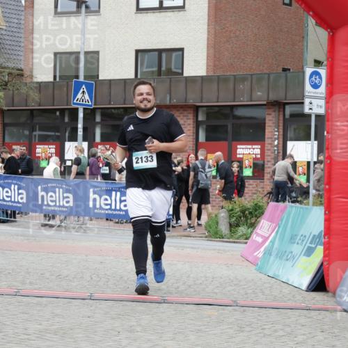 10.05.2026 - 8. Wedeler Halbmarathon Yannick Fuchs http://msf.ph/oto/9732915 10.05.2026 12:26:17 Ziel 2133 meine-sportfotos.de