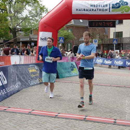 10.05.2026 - 8. Wedeler Halbmarathon Yannick Fuchs http://msf.ph/oto/9732920 10.05.2026 11:47:43 Ziel 2010 meine-sportfotos.de