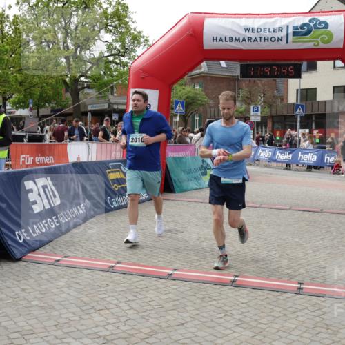 10.05.2026 - 8. Wedeler Halbmarathon Yannick Fuchs http://msf.ph/oto/9732923 10.05.2026 11:47:43 Ziel 2010 meine-sportfotos.de