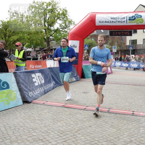 10.05.2026 - 8. Wedeler Halbmarathon Yannick Fuchs http://msf.ph/oto/9732926 10.05.2026 11:47:43 Ziel 2010 meine-sportfotos.de
