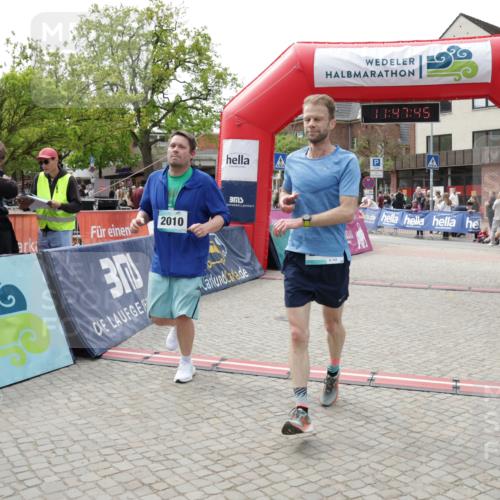 10.05.2026 - 8. Wedeler Halbmarathon Yannick Fuchs http://msf.ph/oto/9732930 10.05.2026 11:47:44 Ziel 362, 919, 2010 meine-sportfotos.de
