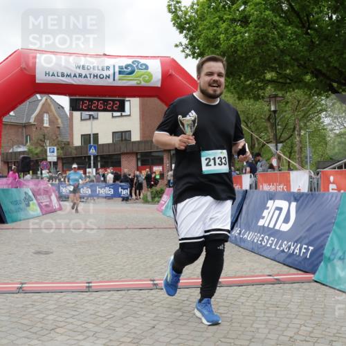 10.05.2026 - 8. Wedeler Halbmarathon Yannick Fuchs http://msf.ph/oto/9732931 10.05.2026 12:26:20 Ziel 716, 2133 meine-sportfotos.de