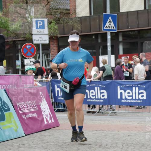 10.05.2026 - 8. Wedeler Halbmarathon Yannick Fuchs http://msf.ph/oto/9732933 10.05.2026 12:26:21 Ziel 716, 2133 meine-sportfotos.de