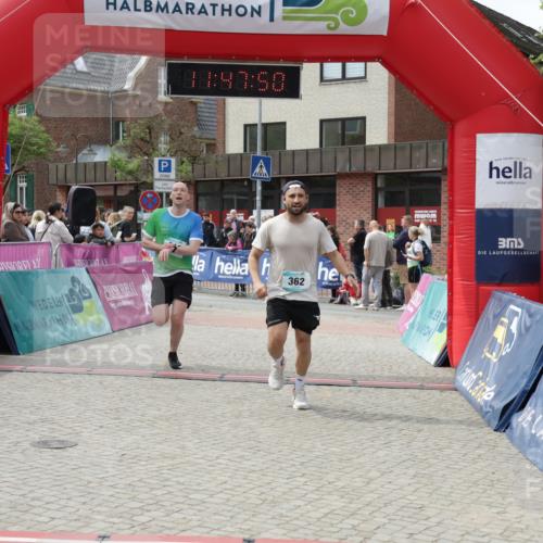10.05.2026 - 8. Wedeler Halbmarathon Yannick Fuchs http://msf.ph/oto/9732956 10.05.2026 11:47:48 Ziel 362, 919, 2010 meine-sportfotos.de