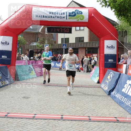 10.05.2026 - 8. Wedeler Halbmarathon Yannick Fuchs http://msf.ph/oto/9732958 10.05.2026 11:47:48 Ziel 362, 919, 2010 meine-sportfotos.de