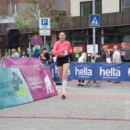 10.05.2026 - 8. Wedeler Halbmarathon Yannick Fuchs http://msf.ph/oto/9732963 10.05.2026 12:26:47 Ziel 10 meine-sportfotos.de