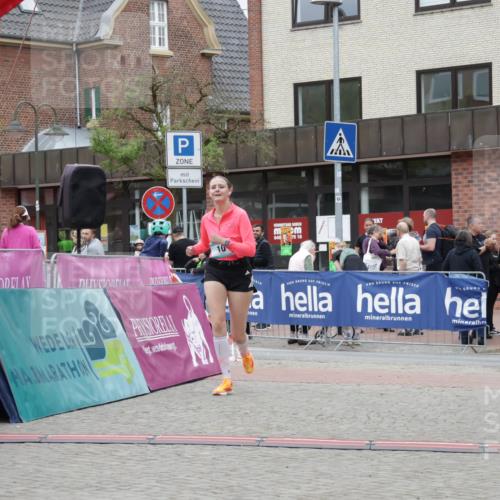 10.05.2026 - 8. Wedeler Halbmarathon Yannick Fuchs http://msf.ph/oto/9732969 10.05.2026 12:26:48 Ziel 10 meine-sportfotos.de