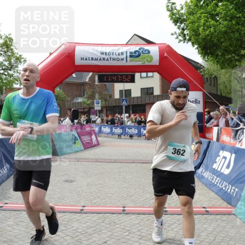 10.05.2026 - 8. Wedeler Halbmarathon Yannick Fuchs http://msf.ph/oto/9732973 10.05.2026 11:47:50 Ziel 362, 787, 919 meine-sportfotos.de
