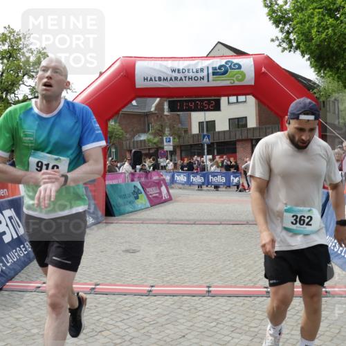 10.05.2026 - 8. Wedeler Halbmarathon Yannick Fuchs http://msf.ph/oto/9732975 10.05.2026 11:47:50 Ziel 362, 787, 919 meine-sportfotos.de