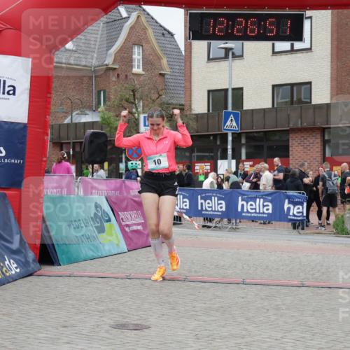 10.05.2026 - 8. Wedeler Halbmarathon Yannick Fuchs http://msf.ph/oto/9732976 10.05.2026 12:26:49 Ziel 10 meine-sportfotos.de