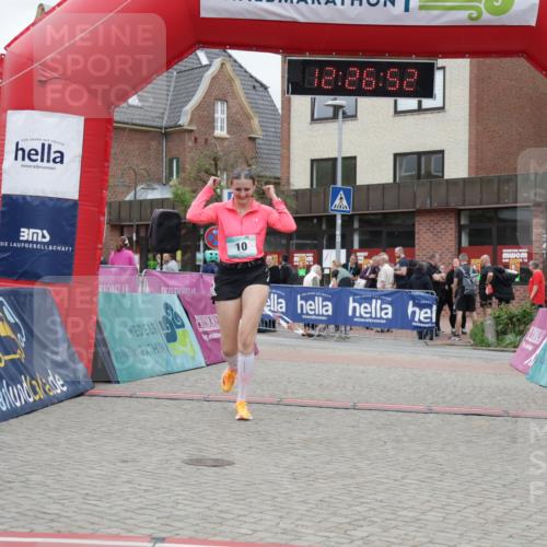 10.05.2026 - 8. Wedeler Halbmarathon Yannick Fuchs http://msf.ph/oto/9732980 10.05.2026 12:26:50 Ziel 10 meine-sportfotos.de