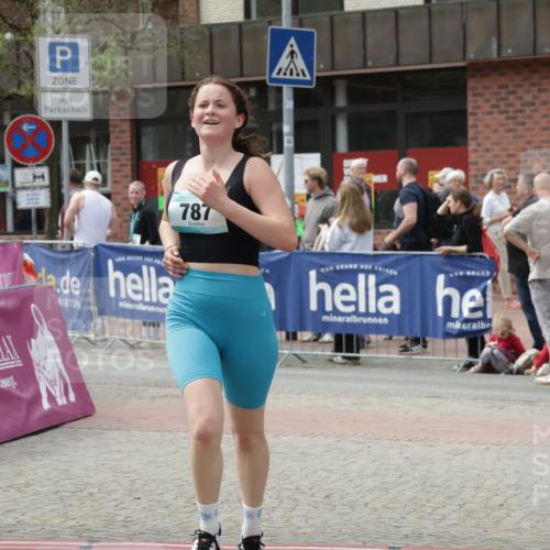 10.05.2026 - 8. Wedeler Halbmarathon Yannick Fuchs http://msf.ph/oto/9732992 10.05.2026 11:47:55 Ziel 787 meine-sportfotos.de