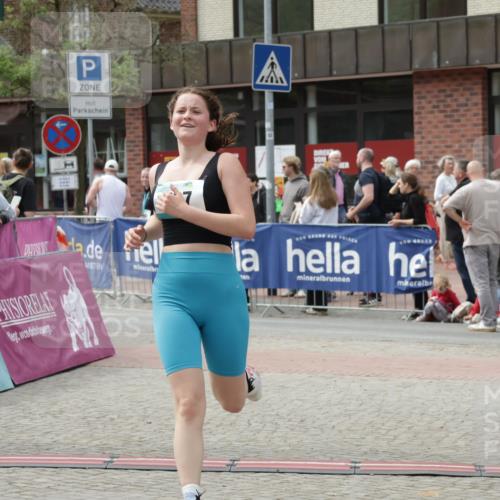 10.05.2026 - 8. Wedeler Halbmarathon Yannick Fuchs http://msf.ph/oto/9732994 10.05.2026 11:47:55 Ziel 787 meine-sportfotos.de