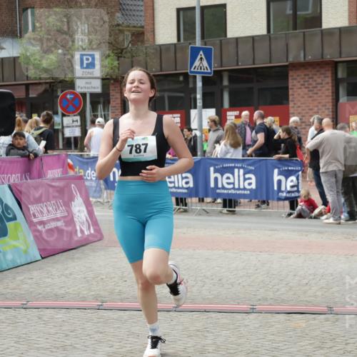 10.05.2026 - 8. Wedeler Halbmarathon Yannick Fuchs http://msf.ph/oto/9732996 10.05.2026 11:47:55 Ziel 787 meine-sportfotos.de