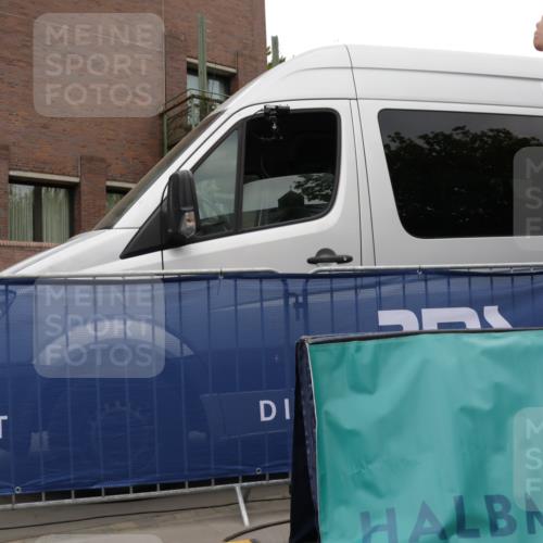 10.05.2026 - 8. Wedeler Halbmarathon Yannick Fuchs http://msf.ph/oto/9733005 10.05.2026 12:26:52 Ziel 10 meine-sportfotos.de